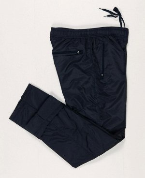 Спорт Брюки FEA 1768H
Утепленные мужские брюки выполнены из ветрозащитной ткани с водоотталкивающим покрытием, утеплитель синтепон, подкладка байка. Имеют два боковых кармана на молниях, задний карман