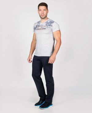 Спорт Брюки ERD
Мужские брюки, два боковых кармана на молниях, задний карман, широкая эластичная резинка на поясе + фиксирующий шнурок, элементы дизайна - вышивка. Фабричное производство, правильные л