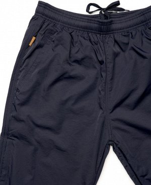 Спорт Брюки RAE Y9.
Утепленные мужские брюки с подкладкой из флиса, этот материал обладает отличными теплоудерживающими свойствами, создает ощущение теплоты и комфорта в холодную погоду.
Два верхних б