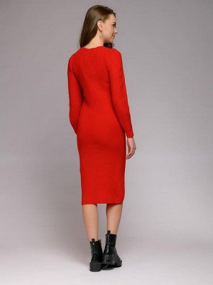 Платье красное вязаное длины миди с длинными рукавами и поясом