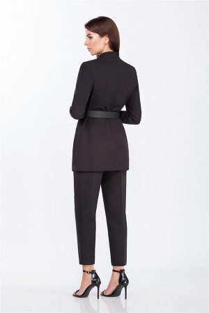 Комплект Комплект Prestige 3810 
Состав ткани: Вискоза-25%; ПЭ-74%; Спандекс-1%; 
Рост: 170 см.

Стильный комплект состоит из жакета и брюк, выполнен из костюмной ткани , прекрасно сидит по фигуре. Ж