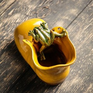 Кашпо керамическое "Ботинок с лягушкой желтый" 8*13*10 см