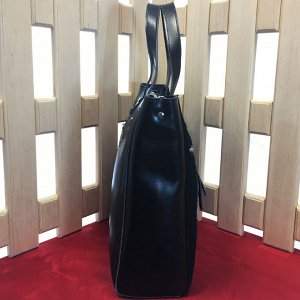 Вместительная сумка Street_Lady формата А4 из натуральных материалов черного цвета.