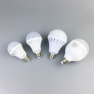 LED-лампа с аккумулятором