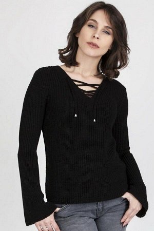 1к Джемпер MKM swe117 чёрный  Состав: 80% акрил, 20% полиамид. Оригинальный свитер в стиле бохо с модной шнуровкой на декольте. Удлинённые рукава и узор из тонких полос оптически стройнят фигуру. Этот