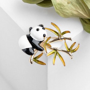 Брошь "Панда" с бамбуком, цветная в золоте