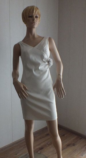Платье Цвет белый ОГ 82см, длина 85см