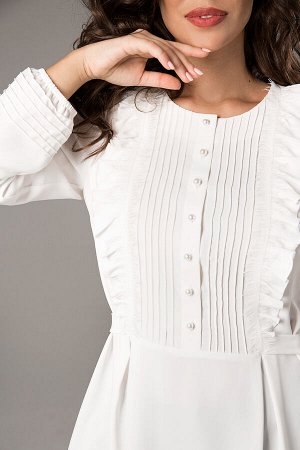 Блуза Блуза Teffi style 1471 
Состав ткани: ПЭ-100%; 
Рост: 170 см.

Блузка женская прямого силуэта с притачным поясом-завязкой от рельефа. По переду обработана застежка до линии талии притачными пла