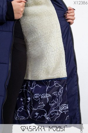 Зимнее пальто с капюшоном полу-приталенного кроя на овчине, с длинными рукавами на внутренних манжет