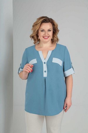 Блузка П/э 64%, виск 33%, п/у 3% Рост: 164 см. блуза из блузочной ткани .Блуза голубого цвета,а в качестве отделки используется ткань в полоску, из которой выполнена планка, нагрудные клапаны и отложн