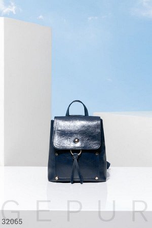 Рюкзак темно-синего цвета