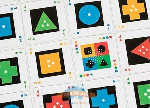 Ётта Ётта - несложная в освоении логическая игра в компактной коробочке, которую можно взять в путешествие или в гости, чтобы поиграть с друзьями. В колоде из 64 карт повторяются фигуры четырёх типов 
