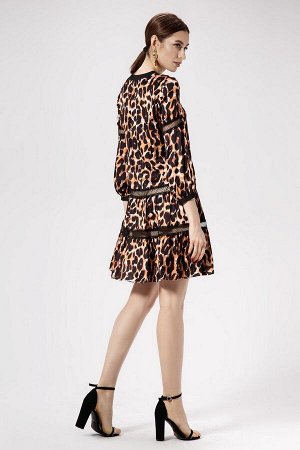 Платье Рост: 164 Состав: вискоза 100% Комплектация платье Леопардовая расцветка делает платье абсолютно самодостаточным. Платье из вискозы, свободного силуэта, горловина V-образной формы, по центру от