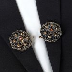Зажим для кардигана &quot;Цветы&quot;, цвет коричневый в чернёном золоте
