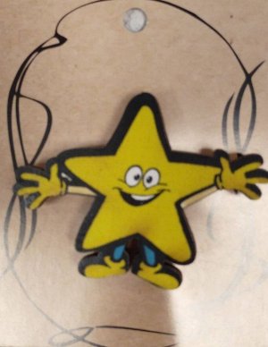 ЗН0056 Стильный деревянный значок "Звезда"
