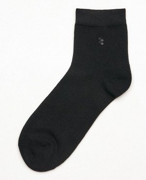 . Черный;
  Мужские носки, упаковка 5 пар. 

Классические всесезонные мужские носки, изготовлены из хлопка с добавлением полиамида и эластана. Такие носки сочетают преимущества натуральных тканей, 