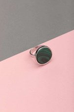 Серебряное кольцо с  малахитом круглой формы