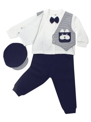 Комплект для мальчика: кофточка, штанишки и шапочка.