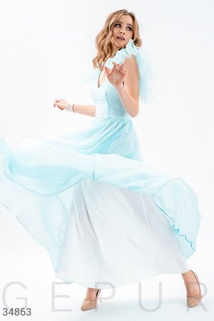 Воздушное платье голубого цвета