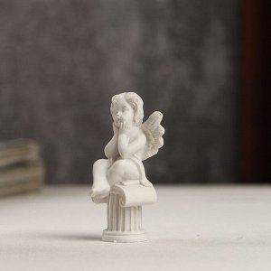 Фигурка полистоун «Белоснежный ангелочек на колонне», 5.5x2.4x2.6 см