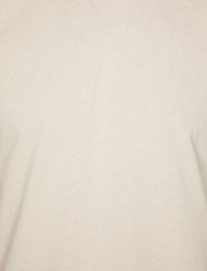 футболка Материал: %70 Хлопок Параметры модели: рост: 187 cm, грудь: 100, талия: 84, бедра: 95 Надет размер: M