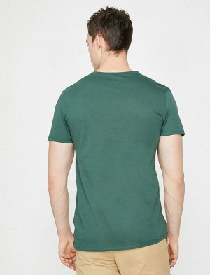 футболка Материал: Ana Kumas %100 Хлопок Параметры модели: рост: 188 cm, грудь: 99, талия: 75, бедра: 95 Надет размер: L