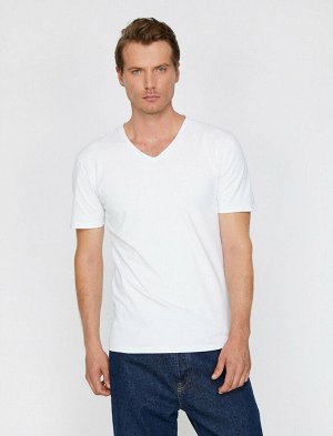 футболка Материал: %95 Хлопок, %5 Эластан Параметры модели: рост: 187 cm, грудь: 100, талия: 84, бедра: 95 Надет размер: M