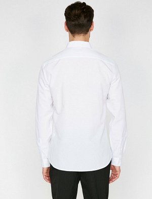 Рубашка Материал: %55  Хлопок, %45 Полиэстер Параметры модели: рост: 187 cm, грудь: 97, талия: 80, бедра: 93 Надет размер: M