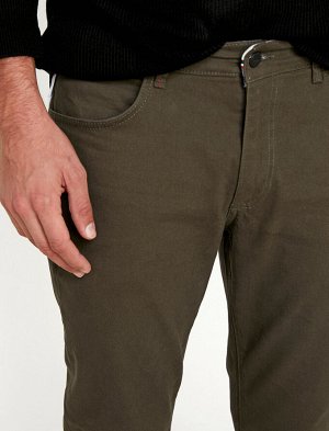 брюки Материал: %98 Хлопок, %2  Эластан Параметры модели:  рост: 186 cm, грудь: 98, талия: 80, бедра: 95 Надет размер: 42