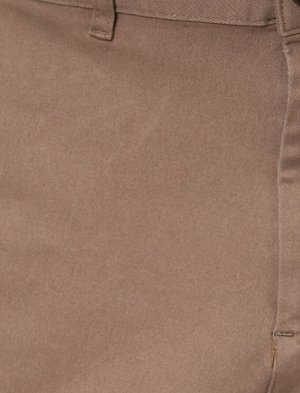 брюки Материал: %98  Хлопок, %2 Эластан Параметры модели: рост: 188 cm, грудь: 98, талия: 82, бедра: 95  Надет размер: 42