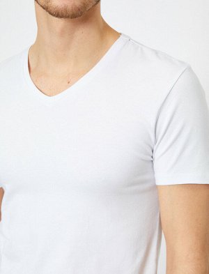 футболка Материал: %95 Хлопок, %5 Эластан Параметры модели: рост: 189 cm, грудь: 99, талия: 75, бедра: 99 Надет размер: M