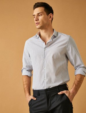 Рубашка Материал: %55  Хлопок, %45 Полиэстер Параметры модели: рост: 187 cm, грудь: 97, талия: 80, бедра: 93 Надет размер: M