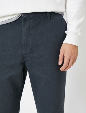 брюки Материал: %100  Хлопок Параметры модели: рост: 188 cm, грудь: 99, талия: 75, бедра: 95  Надет размер: 42