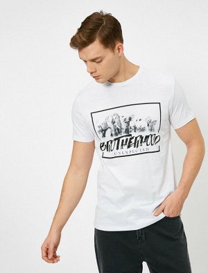Футбола белая "Братство неожиданно"