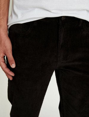 брюки Материал: %98 Хлопок Параметры модели: рост: 186 cm, грудь: 98, талия: 80, бедра: 95 Надет размер: 42