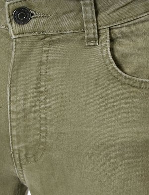брюки Материал: %98 Хлопок, %2  Эластан Параметры модели:  рост: 189 cm, грудь: 98, талия: 75, бедра: 95 Надет размер: 42