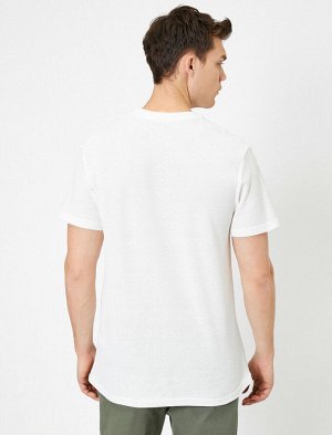 футболка Материал: Параметры модели: рост: 188 cm, грудь: 99, талия: 75, бедра: 95 Надет размер: L