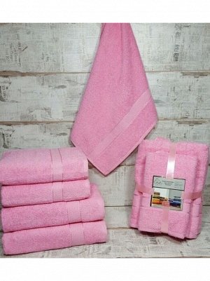 Набор полотенец розовый
