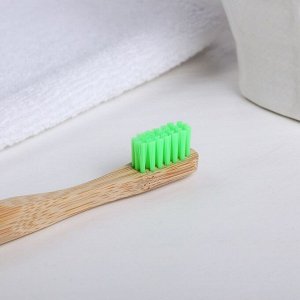 Зубная щётка для детей, бамбук «Зеленая», 15 * 2 * 1,5 см