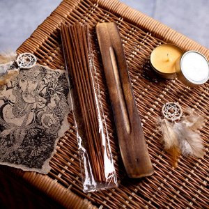 Ароманабор ароматы зодиаков "Скорпион" (20 палочек с деревянной подставкой)