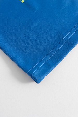 Майка Синяя майка свободного кроя для мальчика. На рукавах вставки сеточки. На груди надпись "Push your limits". Сохраняет форму и цвет после стирок, благодаря качеству ткани. 95% полиэстер/ 5% эласта