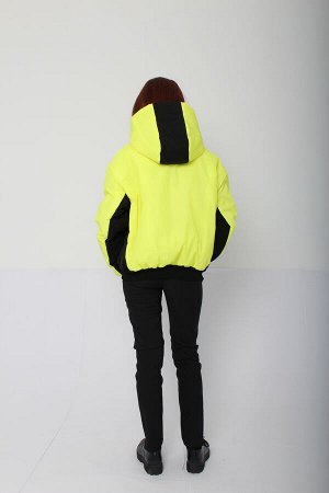 Куртка Прекрасный вариант верхней одежды
Светоотражающий дизайн
капюшон-воротник. 
Застежка на молнию
2 кармана