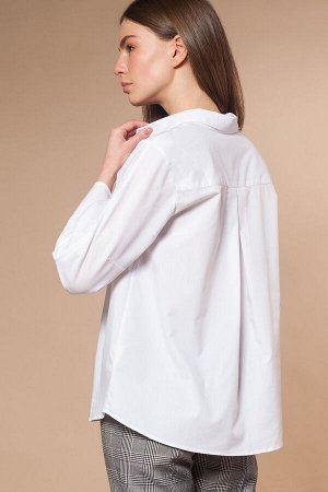 Блузка из эластичного хлопка с дизайнерским кроем рукава.