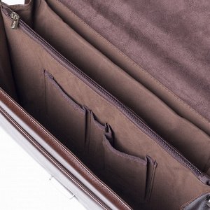 Портфель, 3 отдела на клапане, 2 наружных кармана, длинный ремень, цвет коричневый