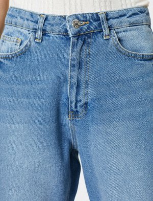 (джинсы) Материал %100 хлопок Параметры модели: рост: 177 cm, грудь: 82, талия: 61, бедра: 88 Надет размер: 27/32