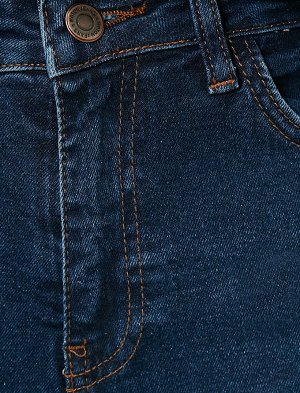 (джинсы) Материал %98 хлопок, %2 эластан Параметры модели: рост: 175 cm, грудь: 82, талия: 60, бедра: 90 Надет размер: 27/32