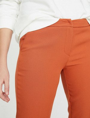 брюки Материал %92 полиэстер, %8 эластан Параметры модели: рост: 176 cm, грудь: 84, талия: 61, бедра: 89 Надет размер: 36