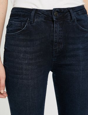(джинсы) Материал %98 хлопок, %2 эластан Параметры модели: рост: 172 cm, грудь: 83, талия: 60, бедра: 90 Надет размер: 27/32
