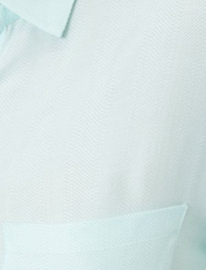 рубашки Материал %100 Вискоз Параметры модели: рост: 172 cm, грудь: 83, талия: 60, бедра: 90 Надет размер: 36