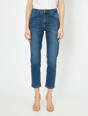(джинсы) Материал %99 хлопок, %1 эластан Параметры модели: рост: 176 cm, грудь: 84, талия: 60, бедра: 90 Надет размер: 27/32